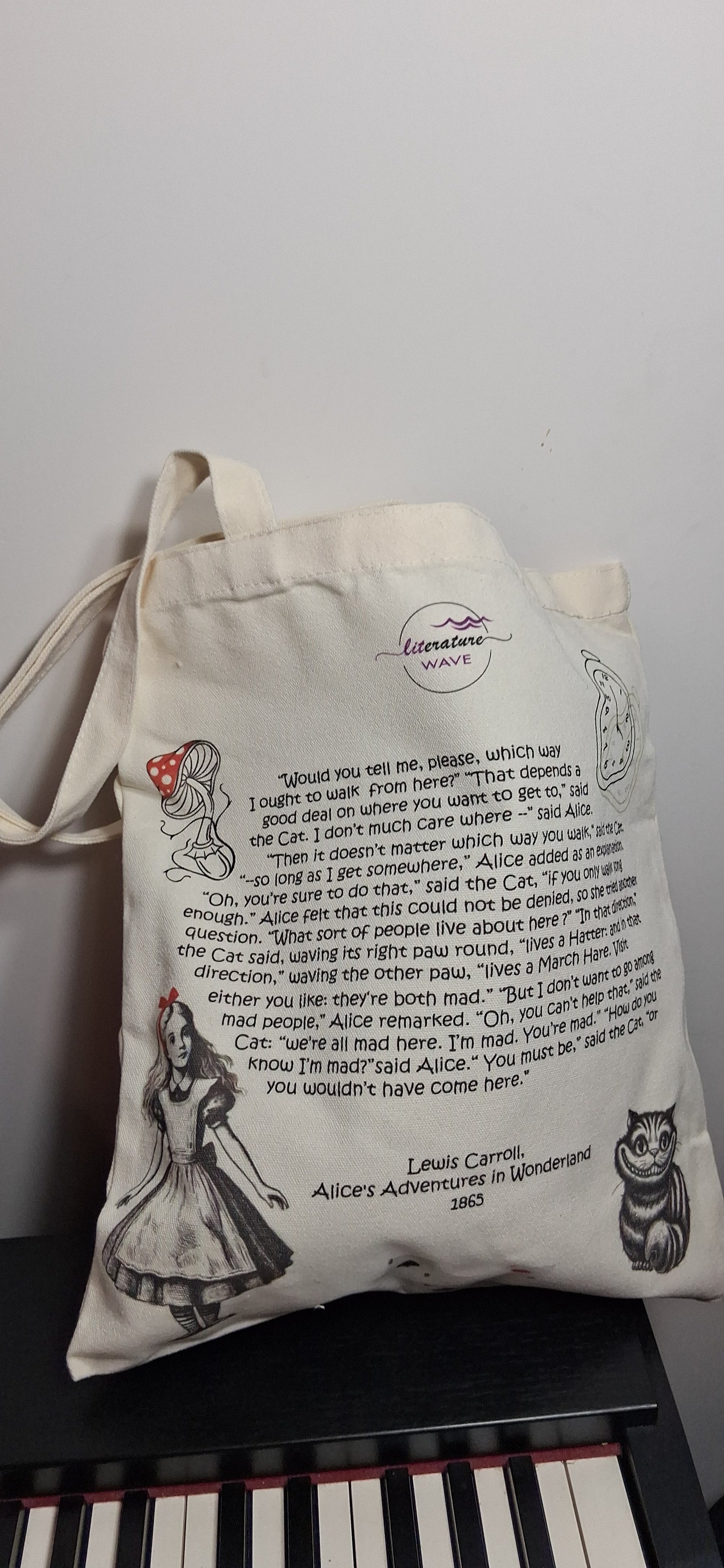 ALICE IN WONDERLAND by Lewis Carroll